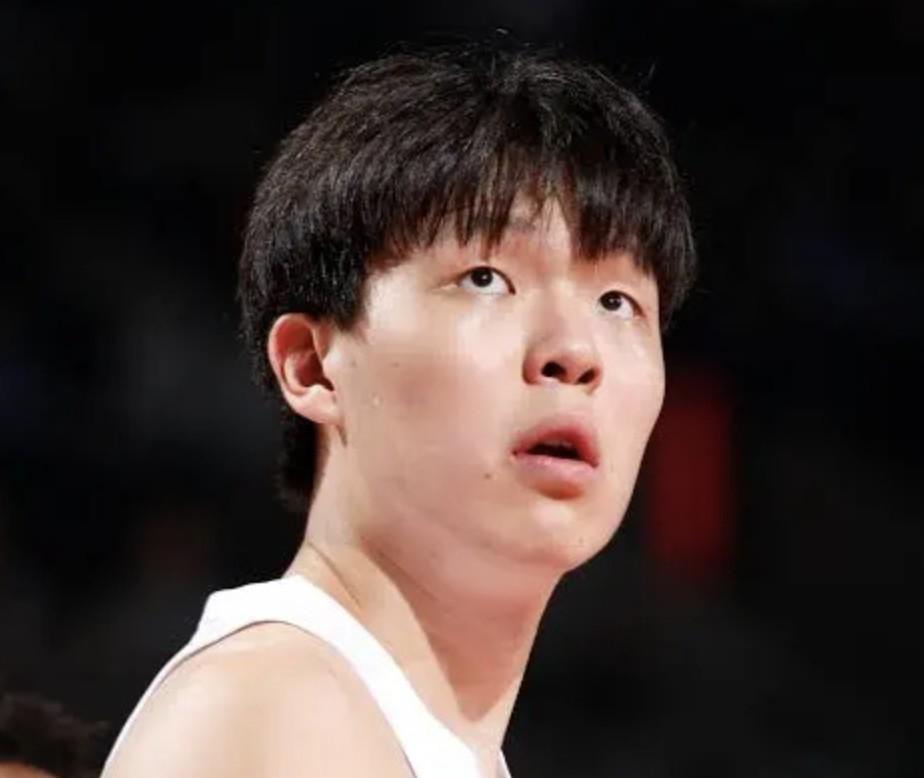 记者:杨瀚森因伤加之长途返程,今日不出战混音队比赛